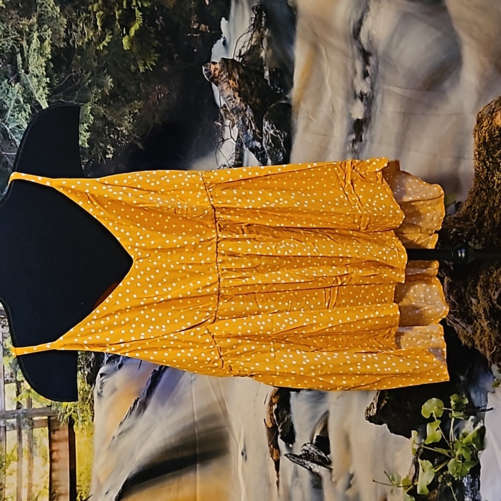 Torrid 🖤 tank with polka dots (#30)